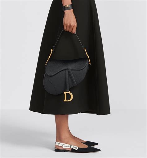 dior koffer tasche|Saddle Bag mit Trageriemen Genarbtes Kalbsleder in Blassbraun .